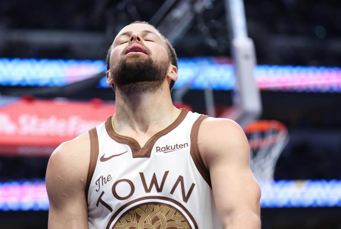 易游体育品牌-库里带队四连败！正负值全场倒数第二！没老大原形毕露！