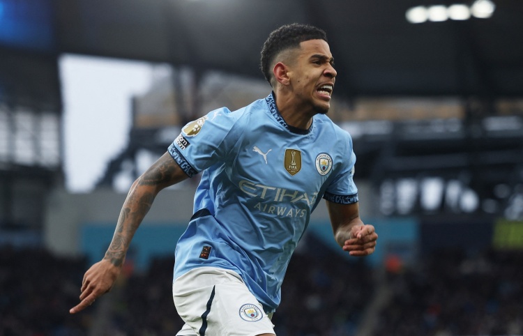 易游体育运营中心-天空：热刺正与布莱顿谈判范赫克 可能很快向曼城报价签萨维尼奥