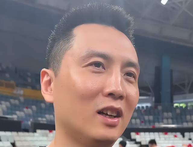 易游体育官网-展望总决赛G4，卢伟自信满满，点名弗格，王博说改变，押宝孙铭徽